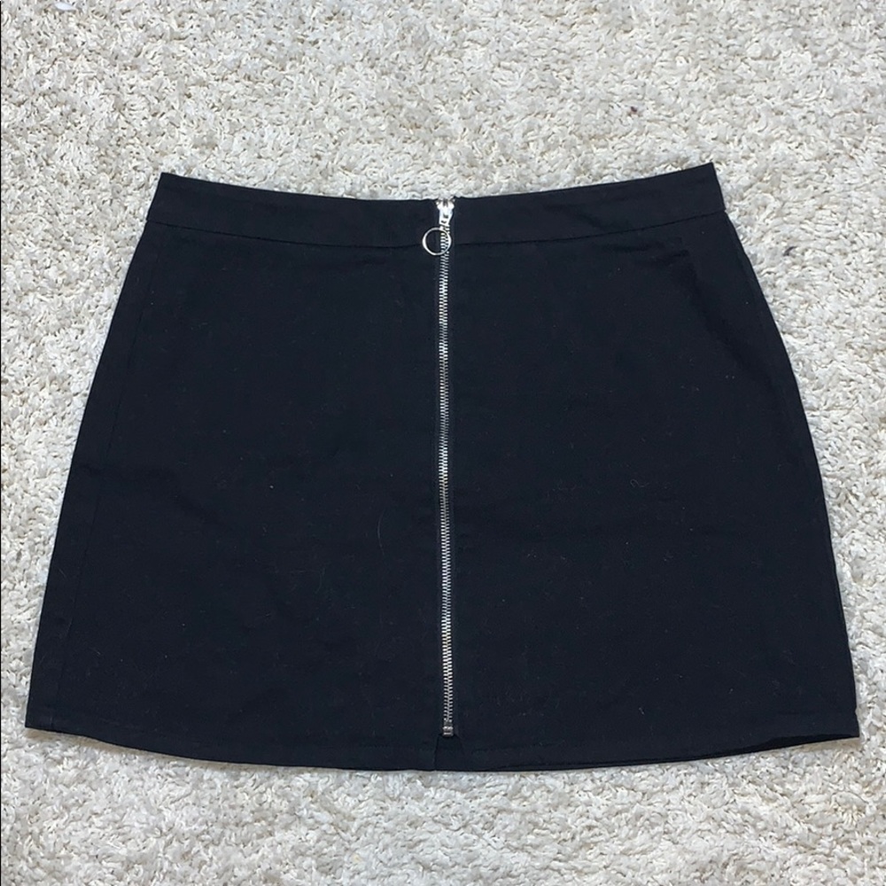 Super sexy Black zip up skirt!!